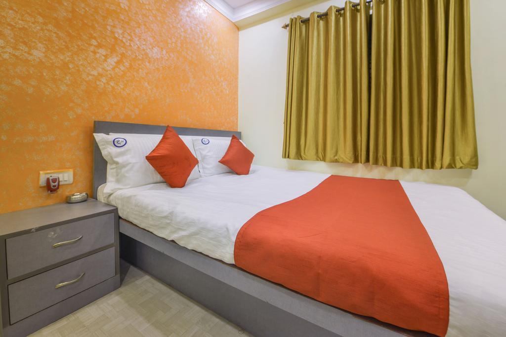 Golden Heaven Hotel Калькутта Номер фото