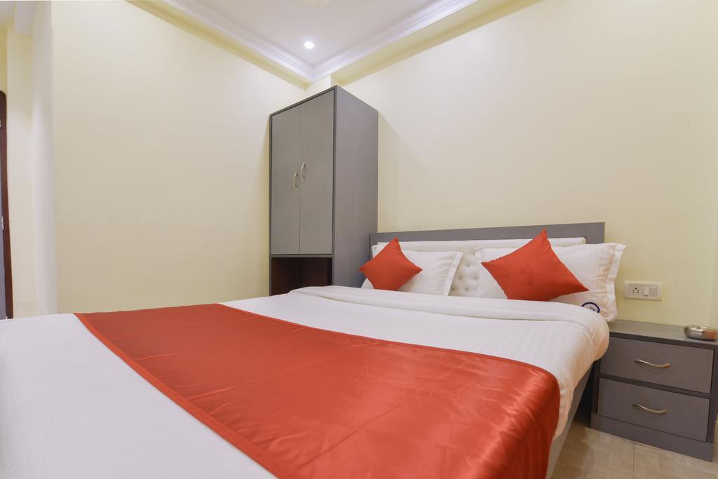 Golden Heaven Hotel Калькутта Экстерьер фото