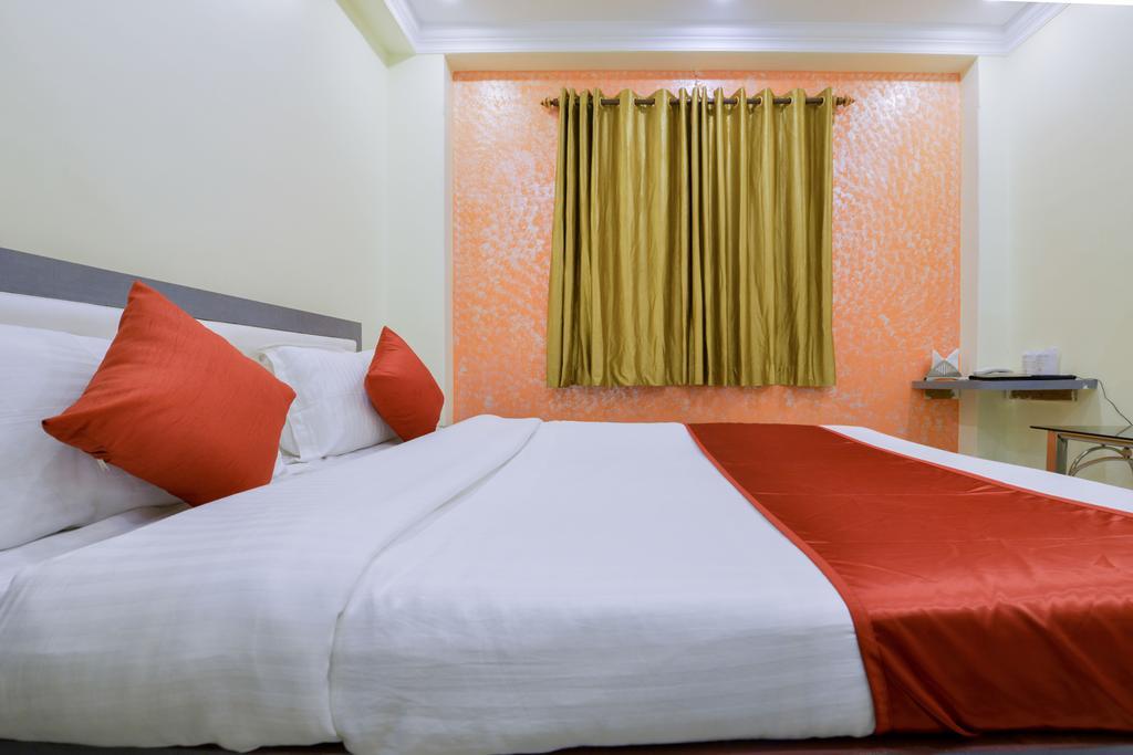 Golden Heaven Hotel Калькутта Экстерьер фото